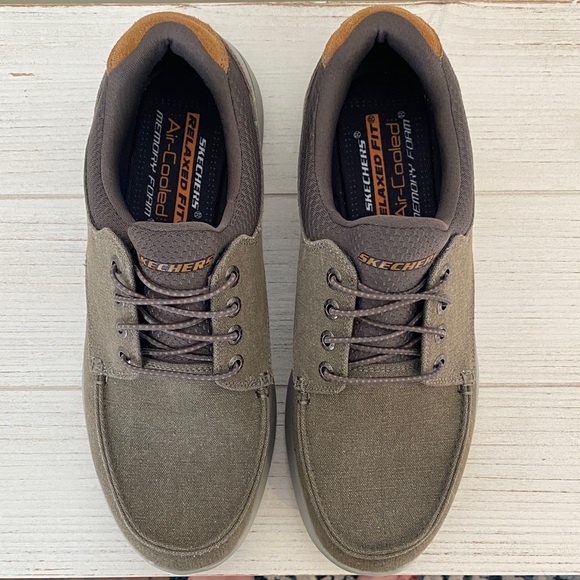 Men's NWOT Sneakers - Picture 2 of 3